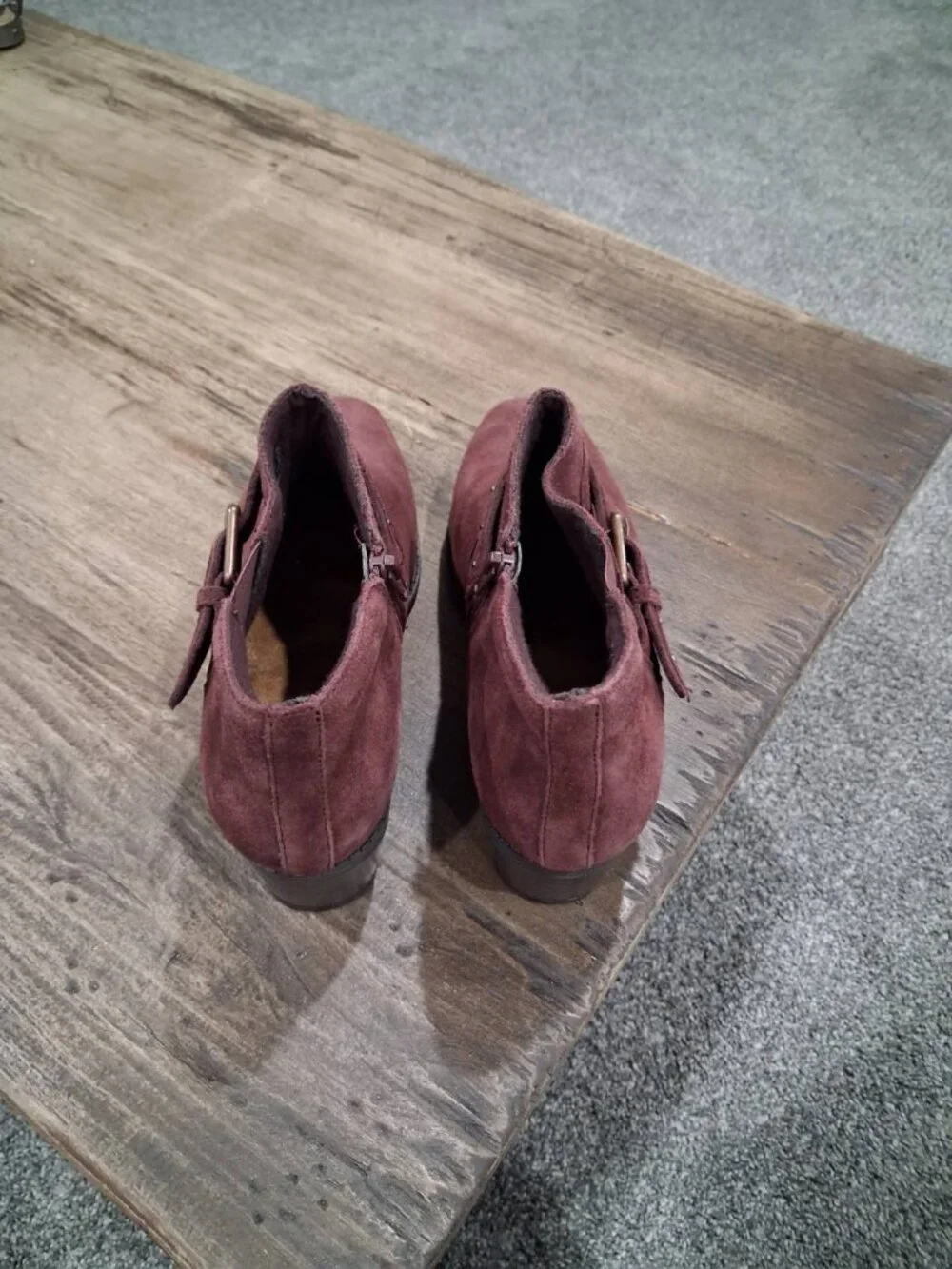 Clarks Danyelle Wish Ankle Booties – Burgundy / Merlot Suede – Size 8 (NWT)